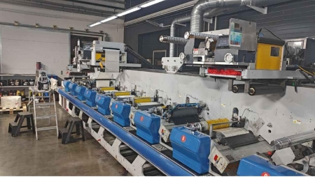 Installation de la presse flexographique ZJR-350G chez Tipografija Maxiprint en Biélorussie