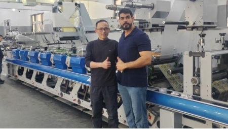 Installation de la presse flexographique 8 couleurs ZJR-450G chez Al Sabagh en Irak